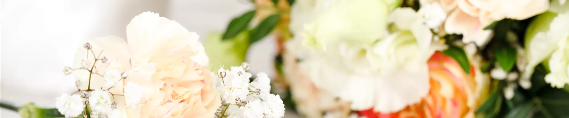 Floristische Tischdekoration mit Eheringen Floristische Tischdekoration mit Eheringen